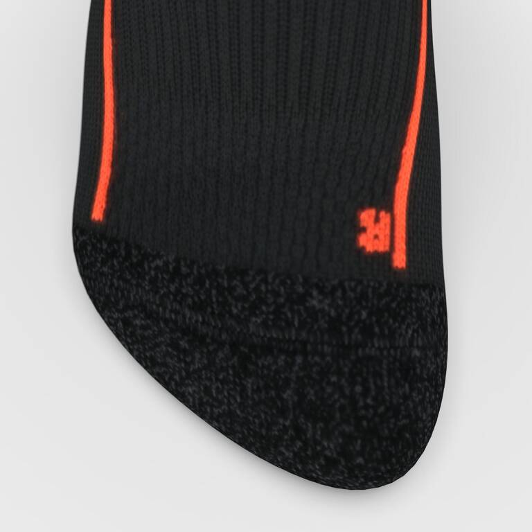 RUNNING COMPRESSION SOCKS - BLACK/RED