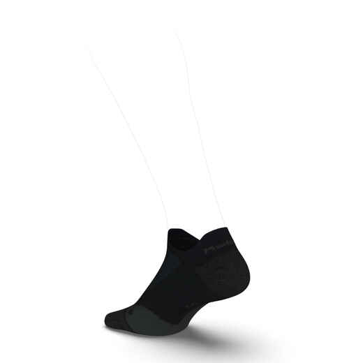 
      INVISIBLE THIN RUNNING SOCKS - BLACK
  