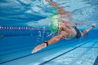 Comment nager plus vite ?