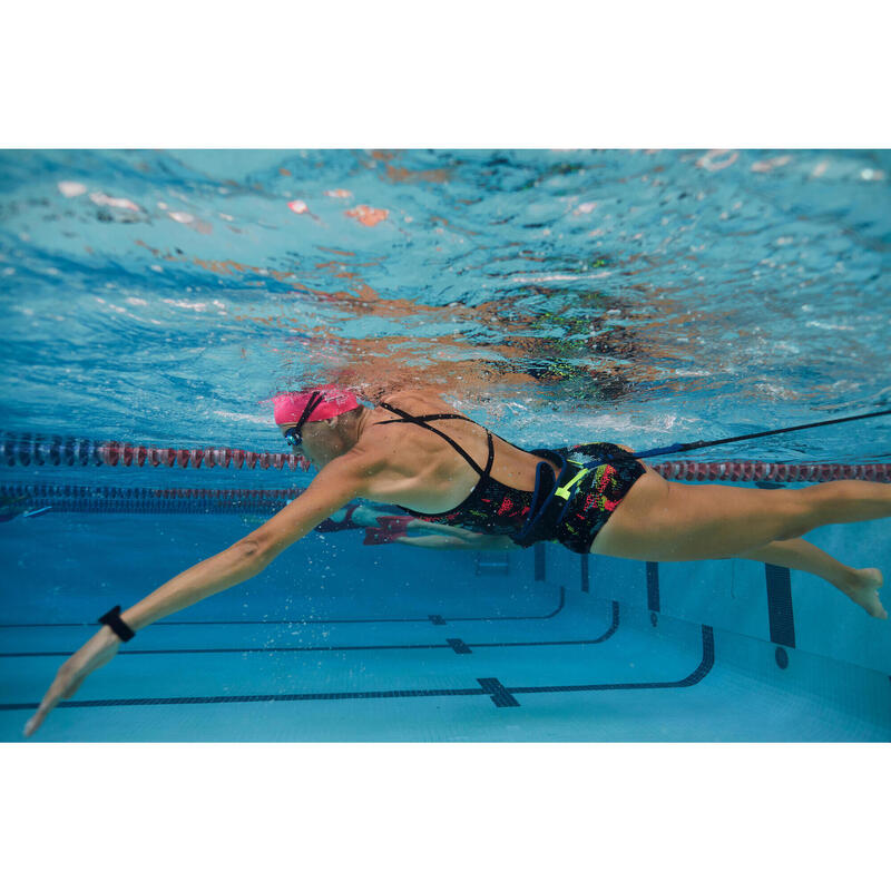 Zwemelastiek voor statisch zwemmen in zwembad