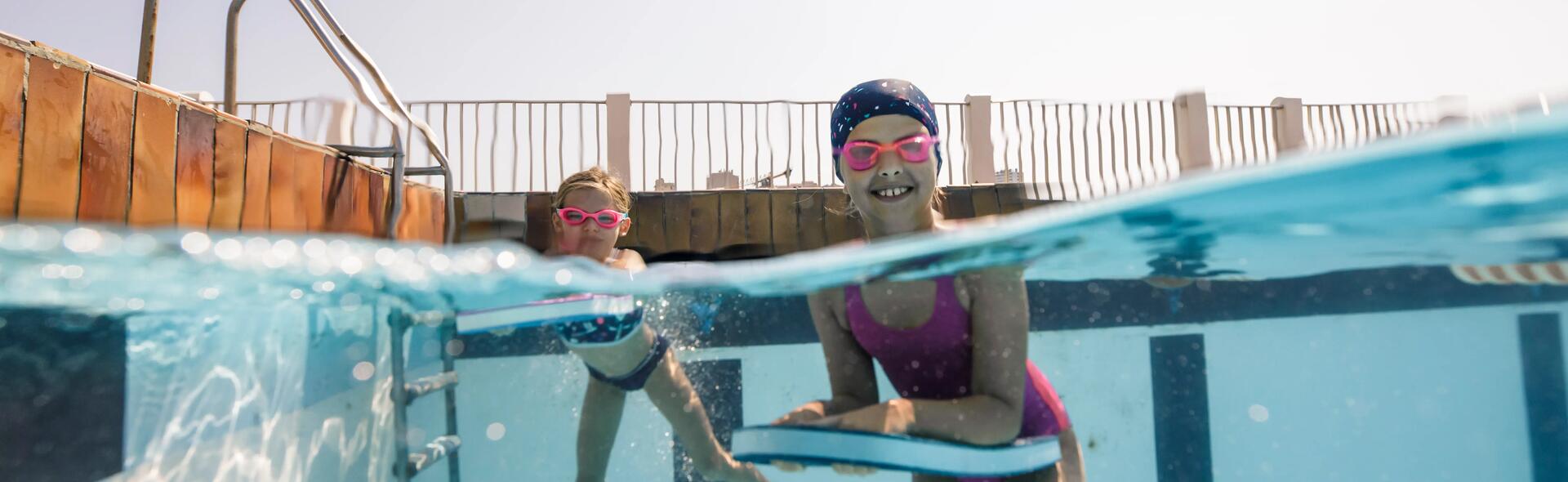 Erfahre hier, wie du deinen Kindern spielerisch bei der Wasserbeweltigung helfen kannst!