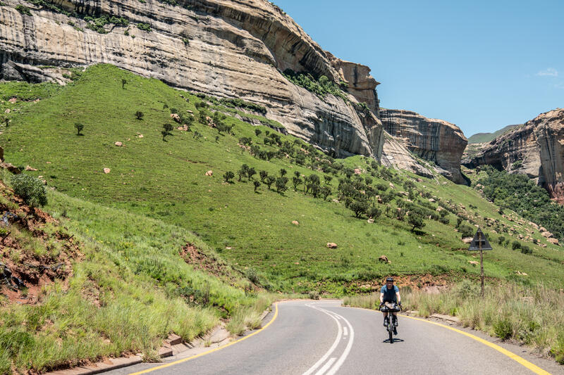 Gli accessori indispensabili per un viaggio in bici