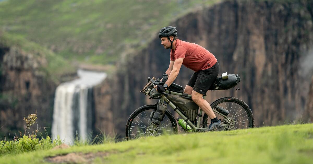 RT920 TOURING BIKE RIVERSIDE