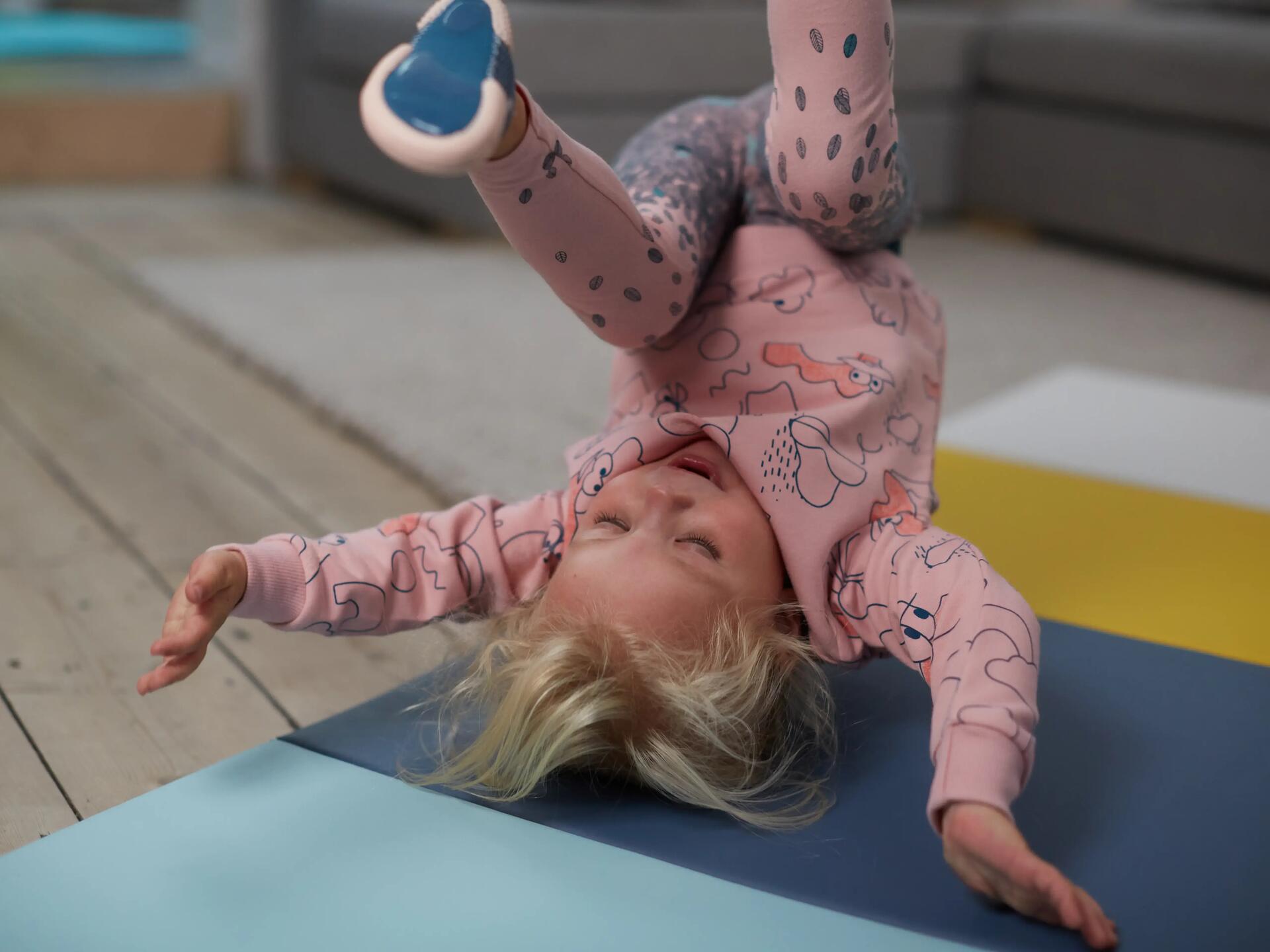 séance de sport enfant : comment créer une séance de Baby gym à la maison