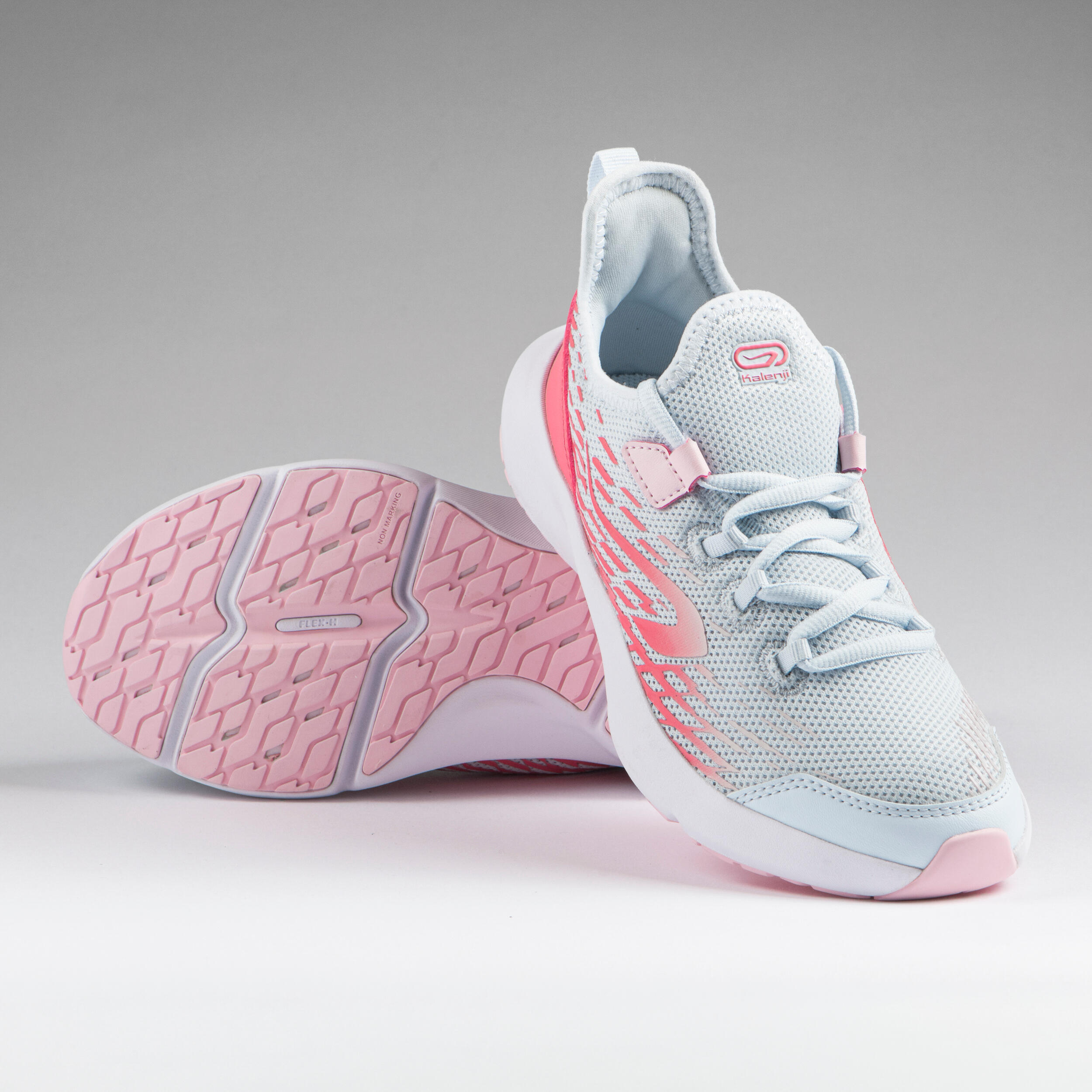 Flexible tennis shoes hotsell