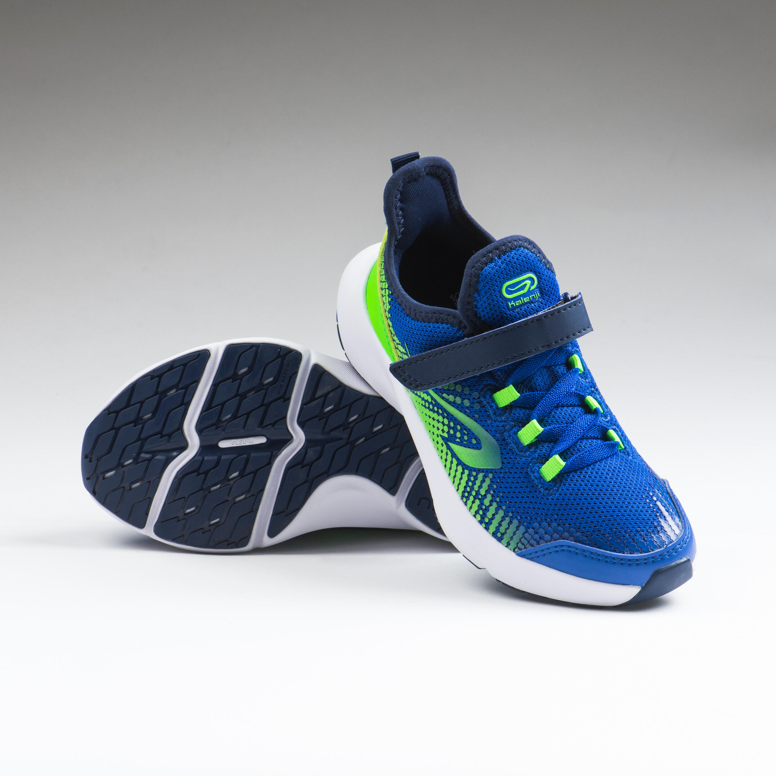 Lightweight and flexible children's velcro trainers, green and blue 4/6