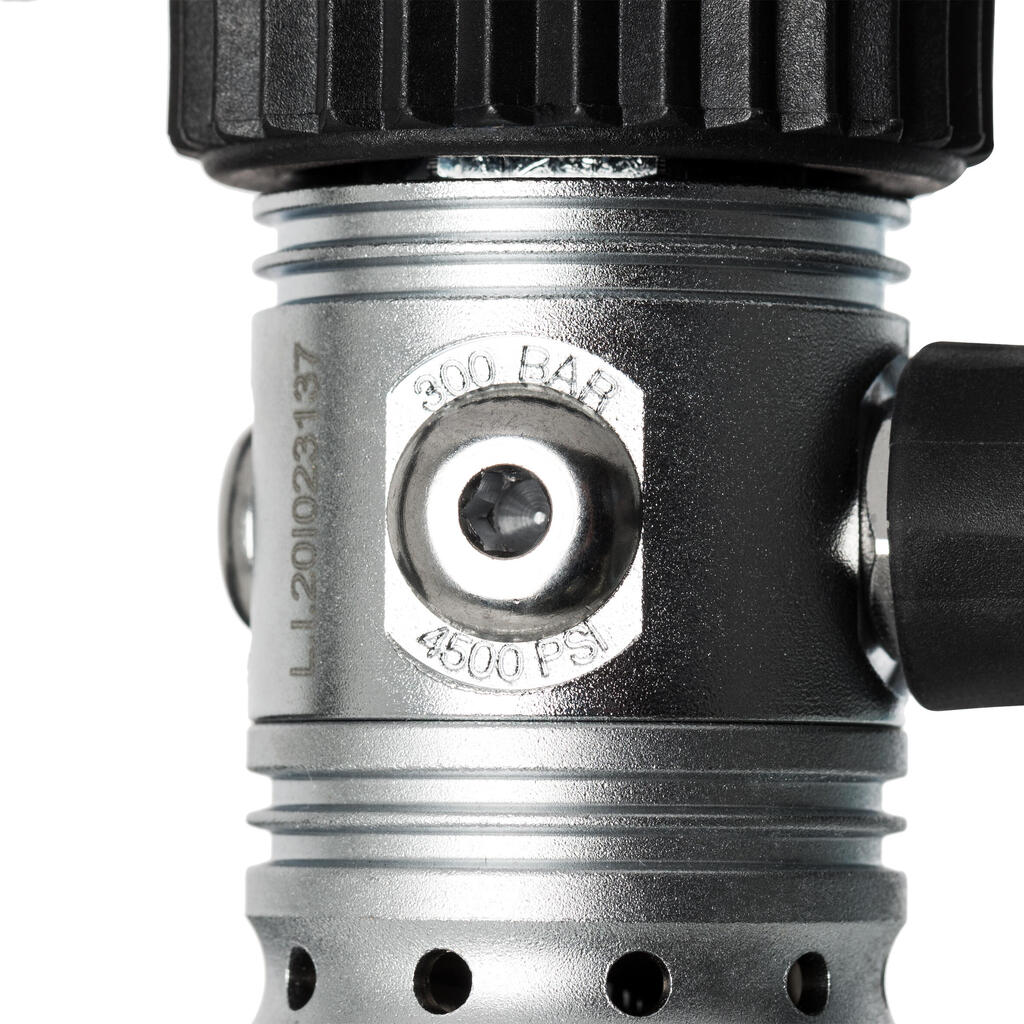 Scuba Diving Regulator SCD 100 DIN 300 bars