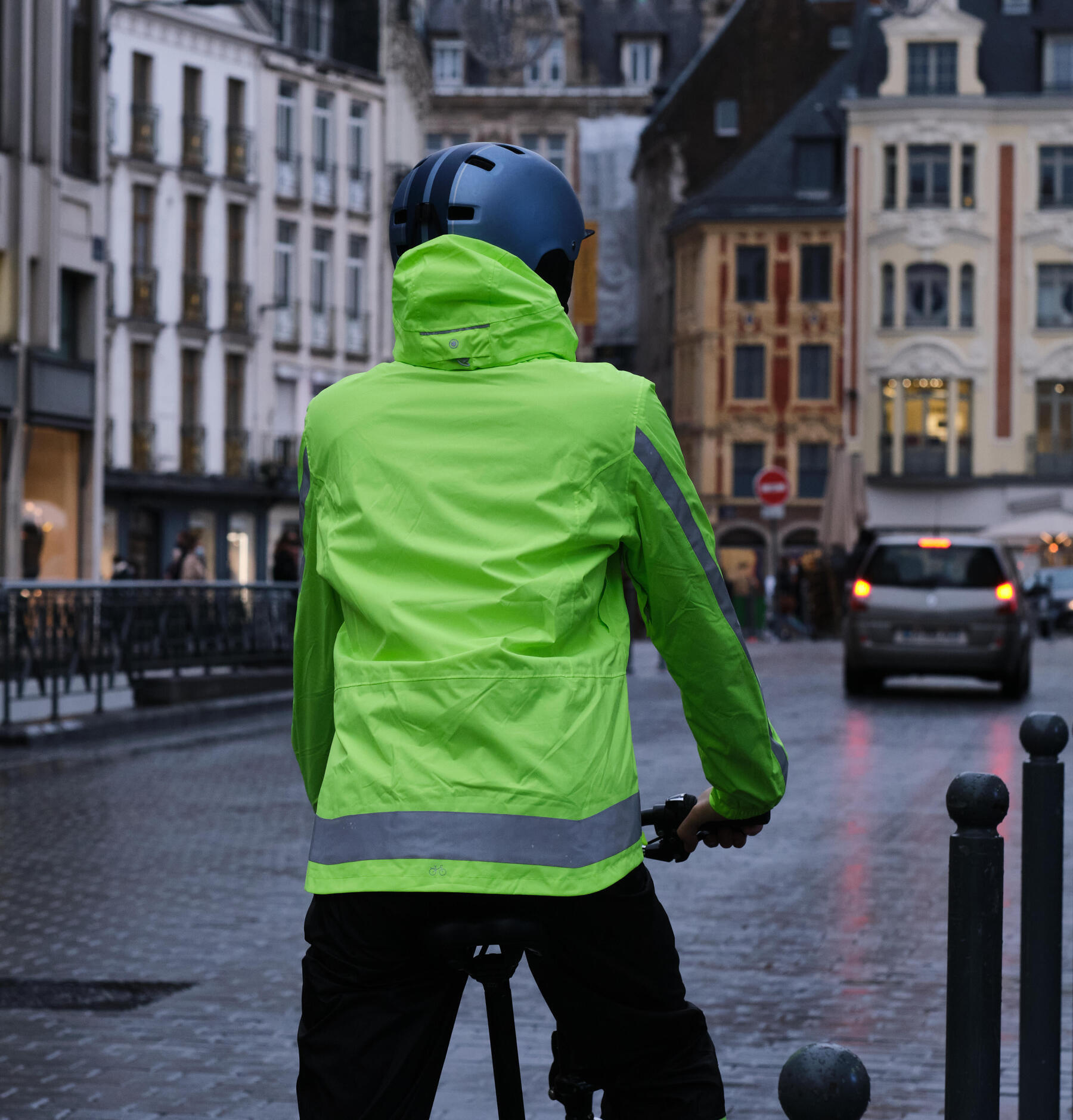 Comment faire du vélo sous la pluie ?