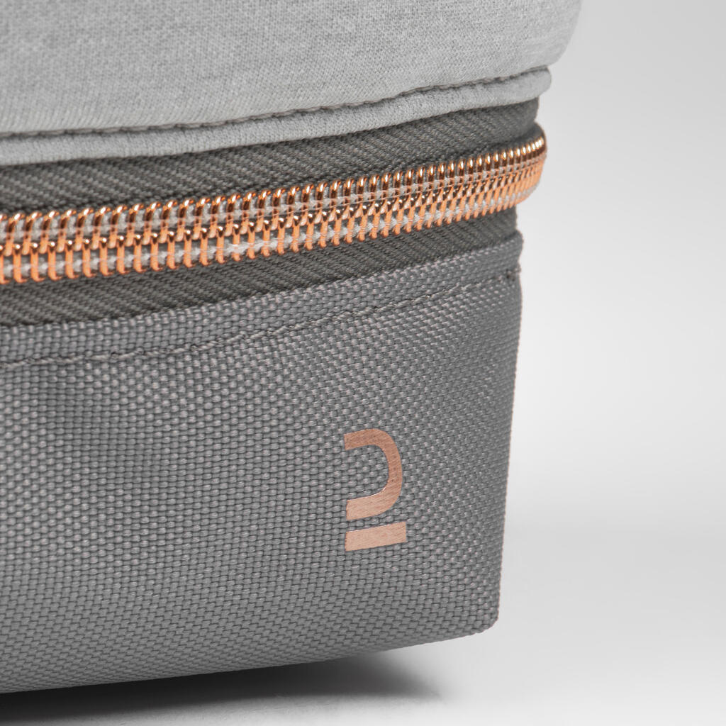 Bolsita gris de danza multi-compartimentos para zapatillas y accesorios