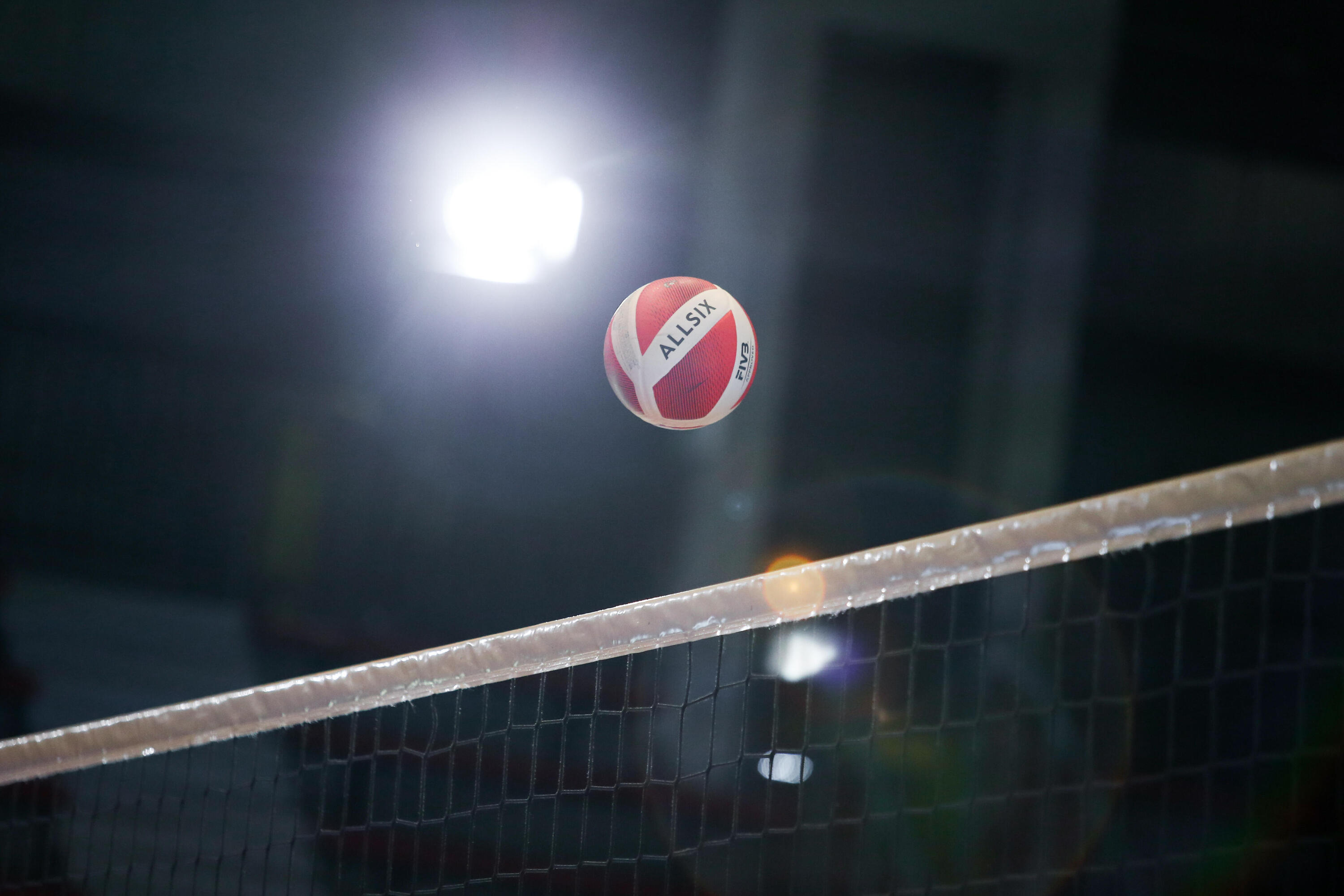 Volleyball Größe 5 - V900 FIVB Approved weiß/rot  5/13
