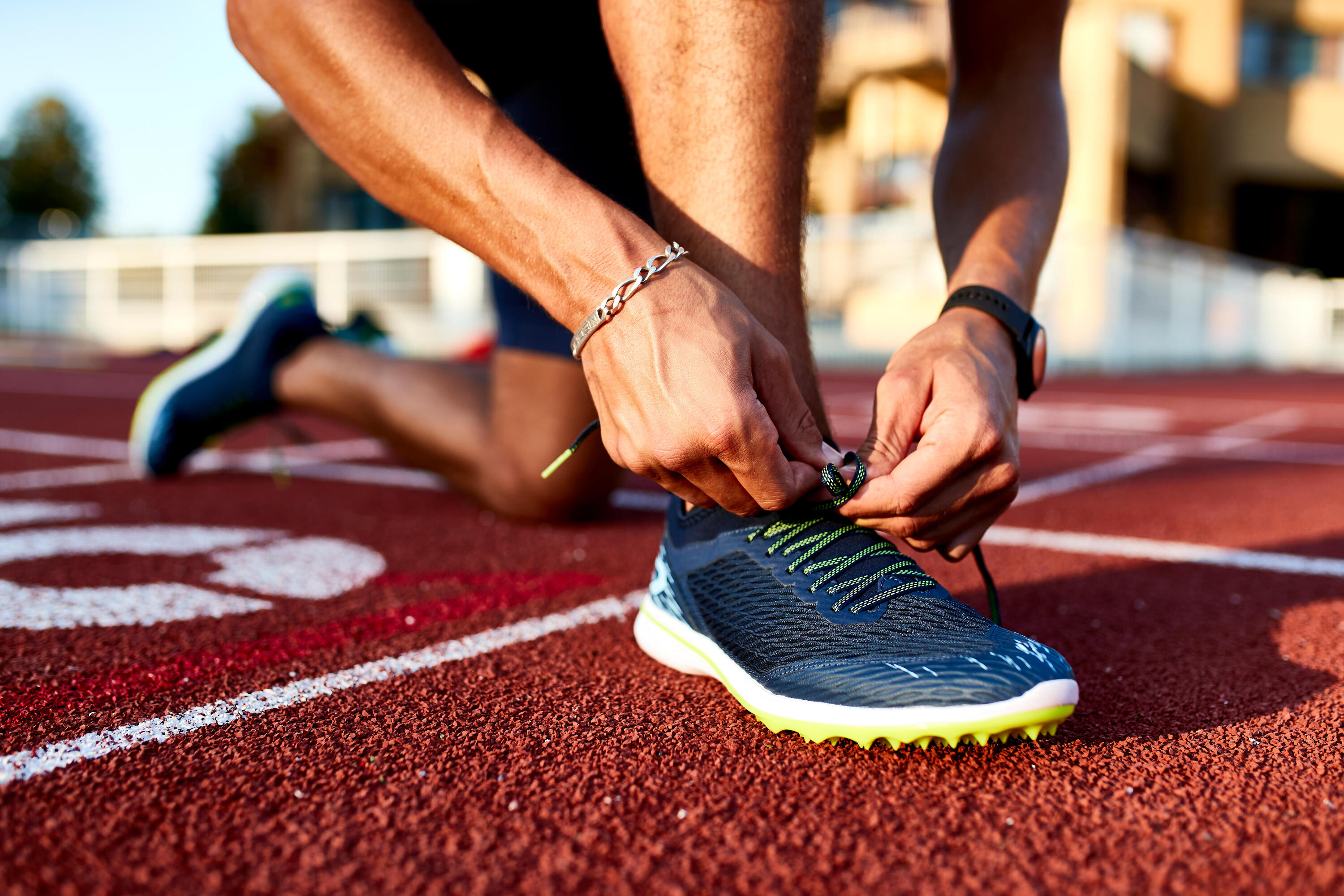 CALÇADO DE ATLETISMO TRAINING TRACK AZUL E AMARELO 8/10