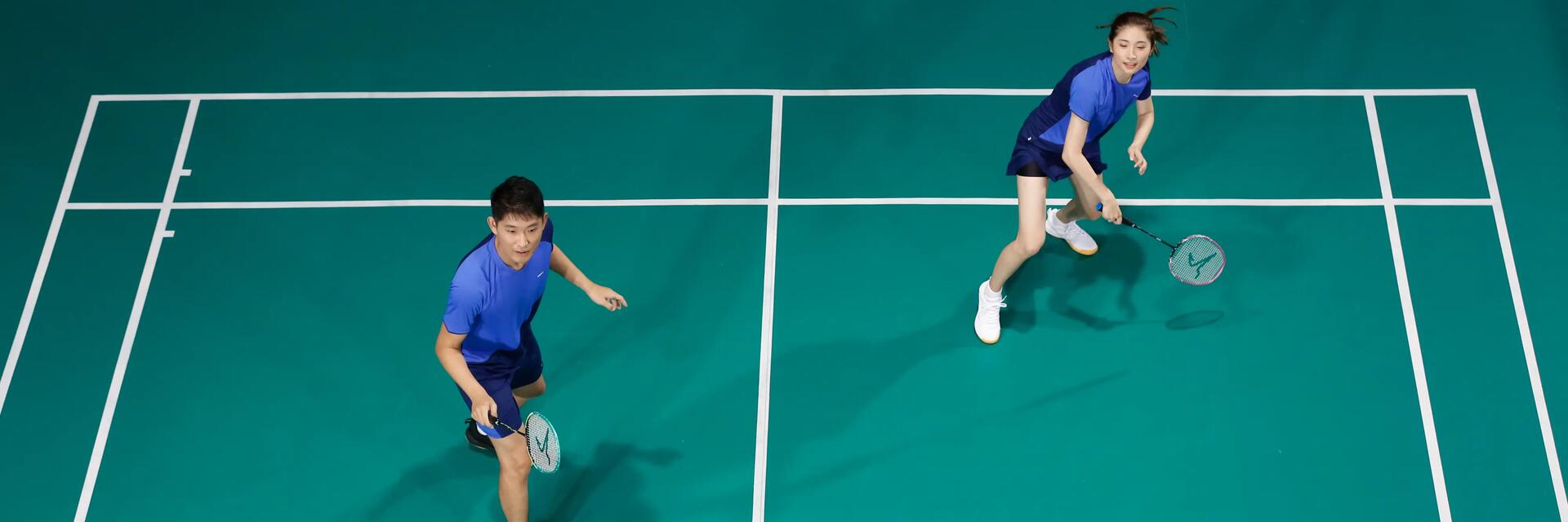 badminton-jouer-en-double