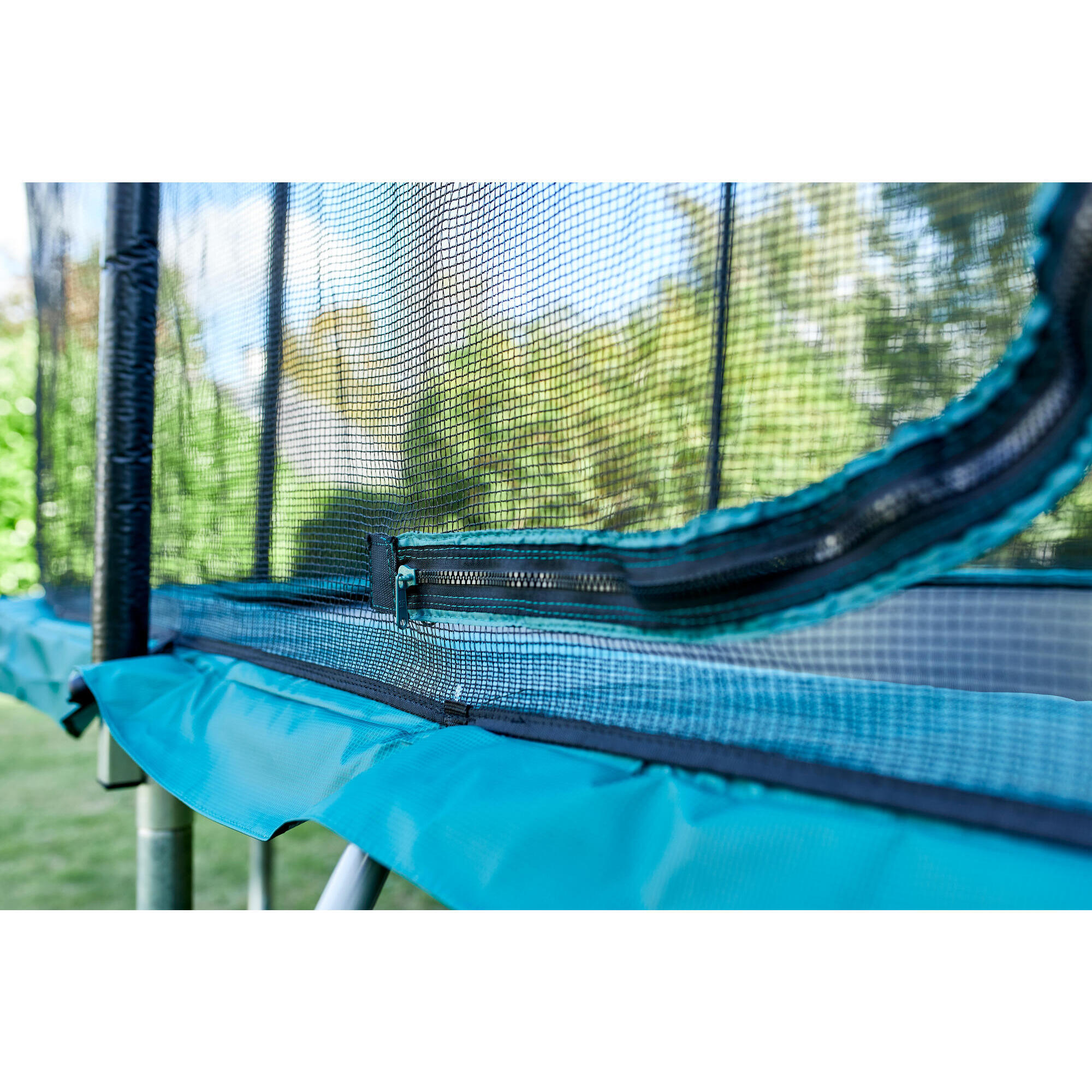 520 RECTANGULAR TRAMPOLINE WITH PROTECTIVE NET