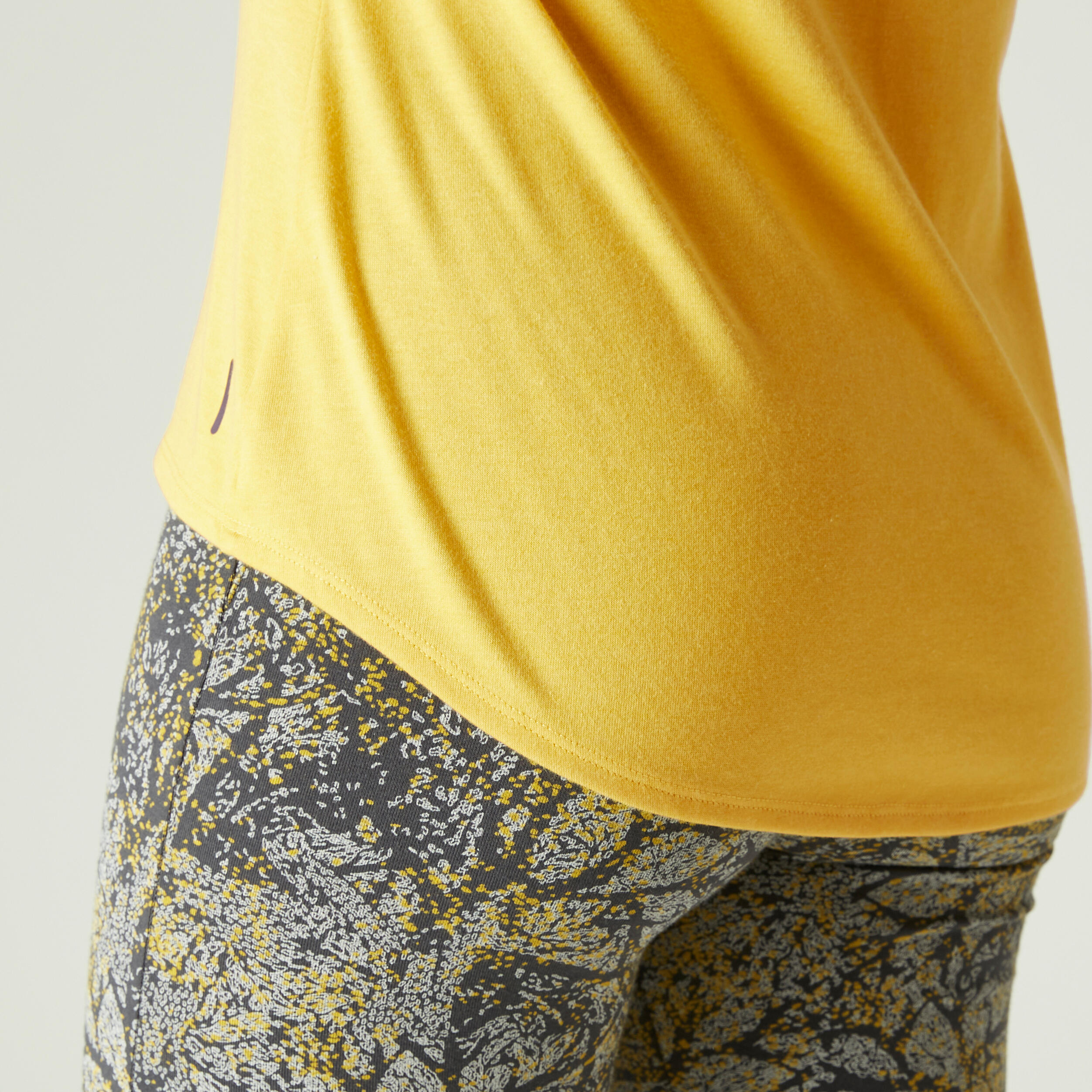 Women's Short-Sleeved Straight-Cut V-Neck Cotton Fitness T-Shirt 515 - Honey 6/11