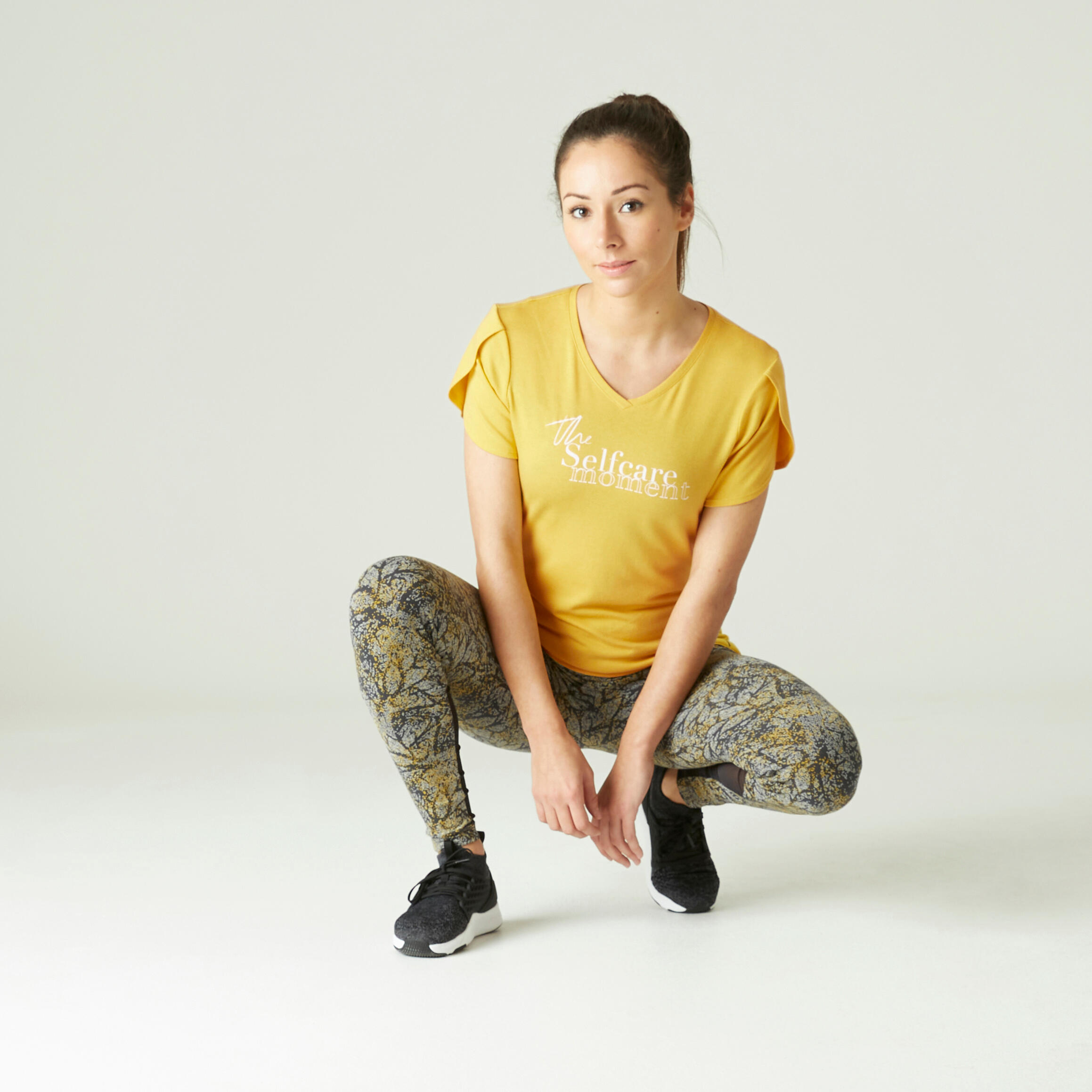Women's Short-Sleeved Straight-Cut V-Neck Cotton Fitness T-Shirt 515 - Honey 2/11