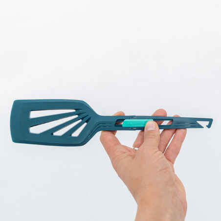 Kitchen Set MH500 (spatula, ladle, tea towel, chopping board) for hiking camp