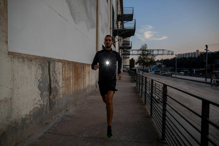 RUN LIGHT 250 FW19 CHEST RUNNING LIGHT - black