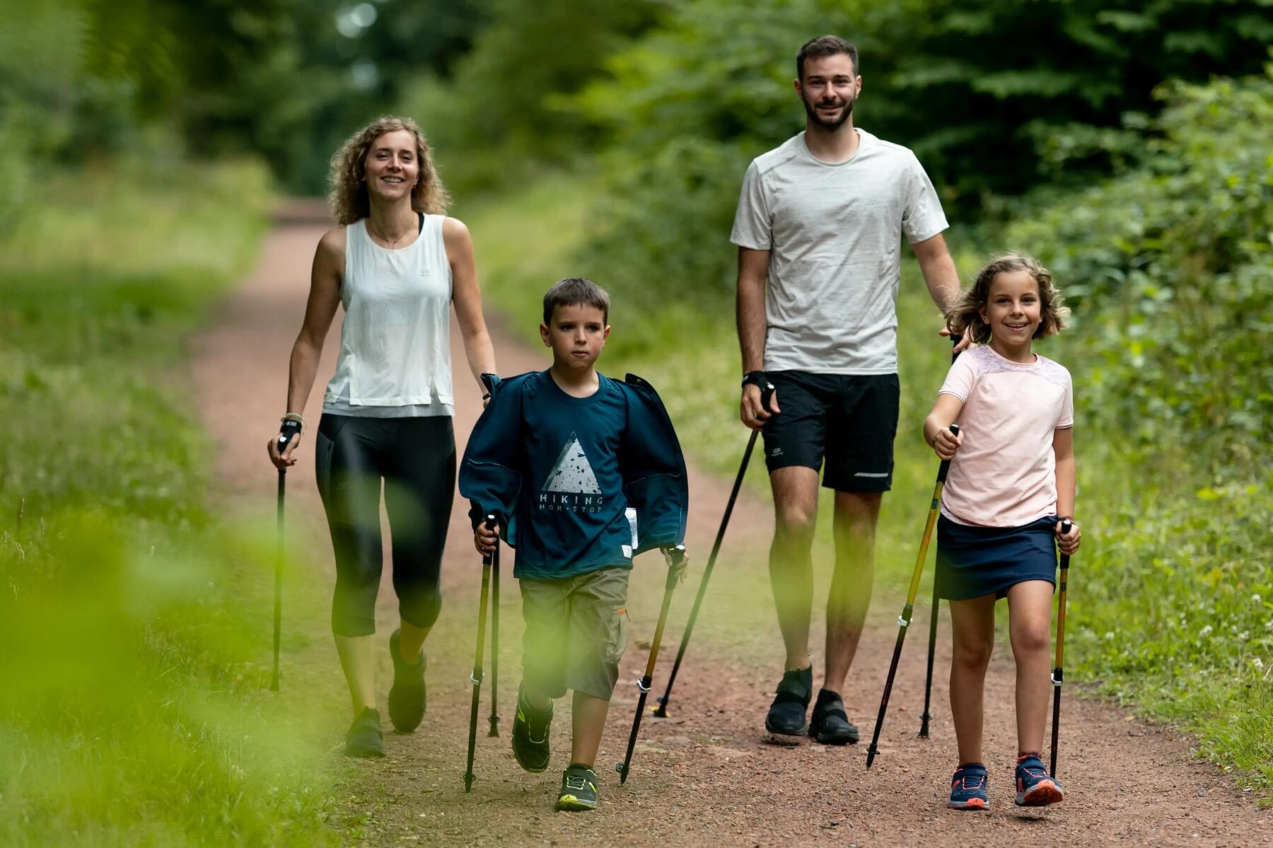 Photo d'une famille de randonneurs
