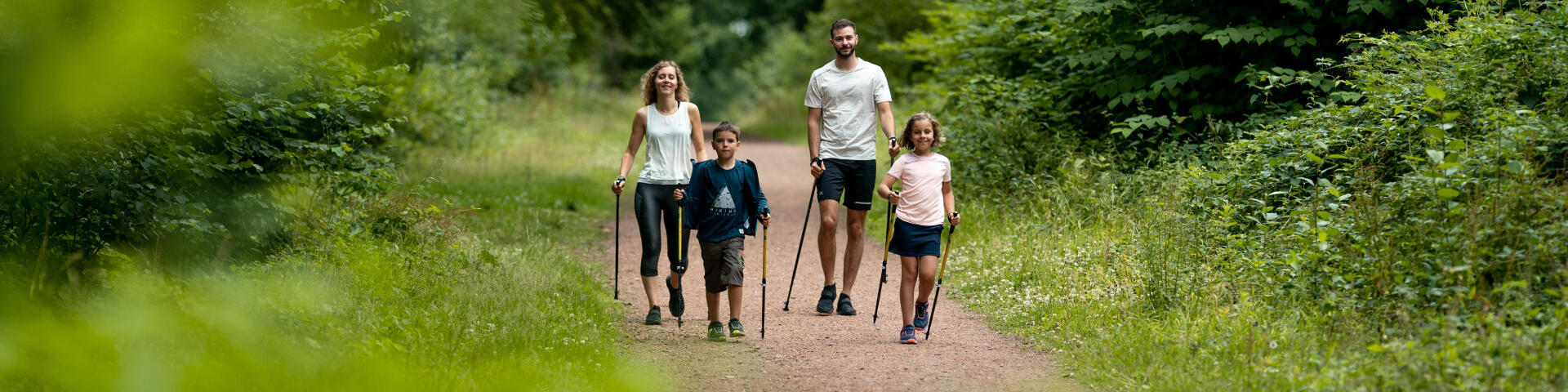 Nordic Walking sau mersul nordic: ce este, beneficii, antrenament