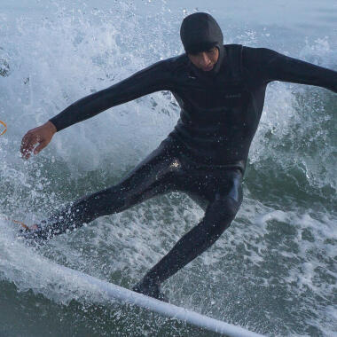 surfer en hiver
