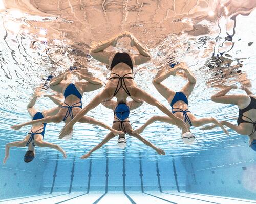 La gélatine en natation synchronisée : je t’aime, moi non plus !