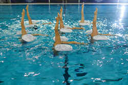 Inflatable artistic synchronised swimming training aid - by Virginie Dedieu