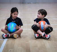 Volleyballschuhe VS100 Schnürsenkel Kinder weiss/blau/rosa