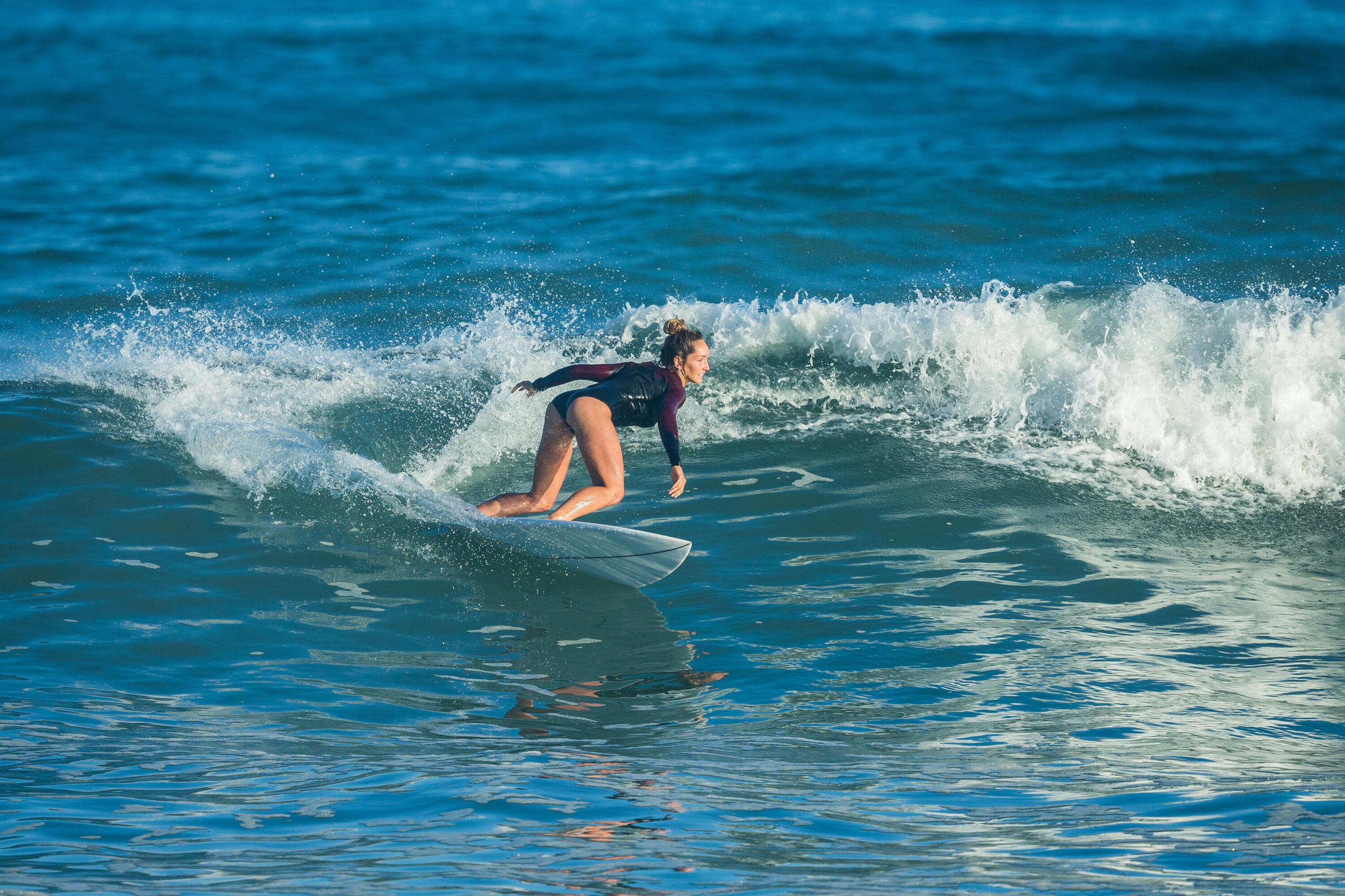SHORTBOARD VOOR SURFEN 900 6'3" 35 L. Geleverd met 3 FCS2-vinnen 17/19