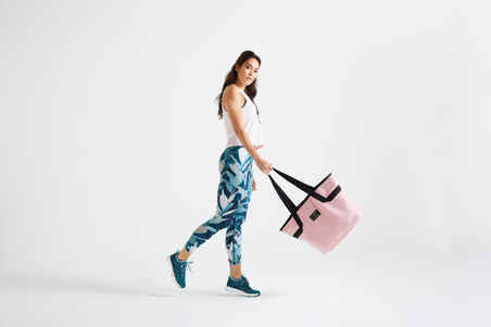 The sport tote: a must-have for your fitness kit. For the gym... or anywhere!