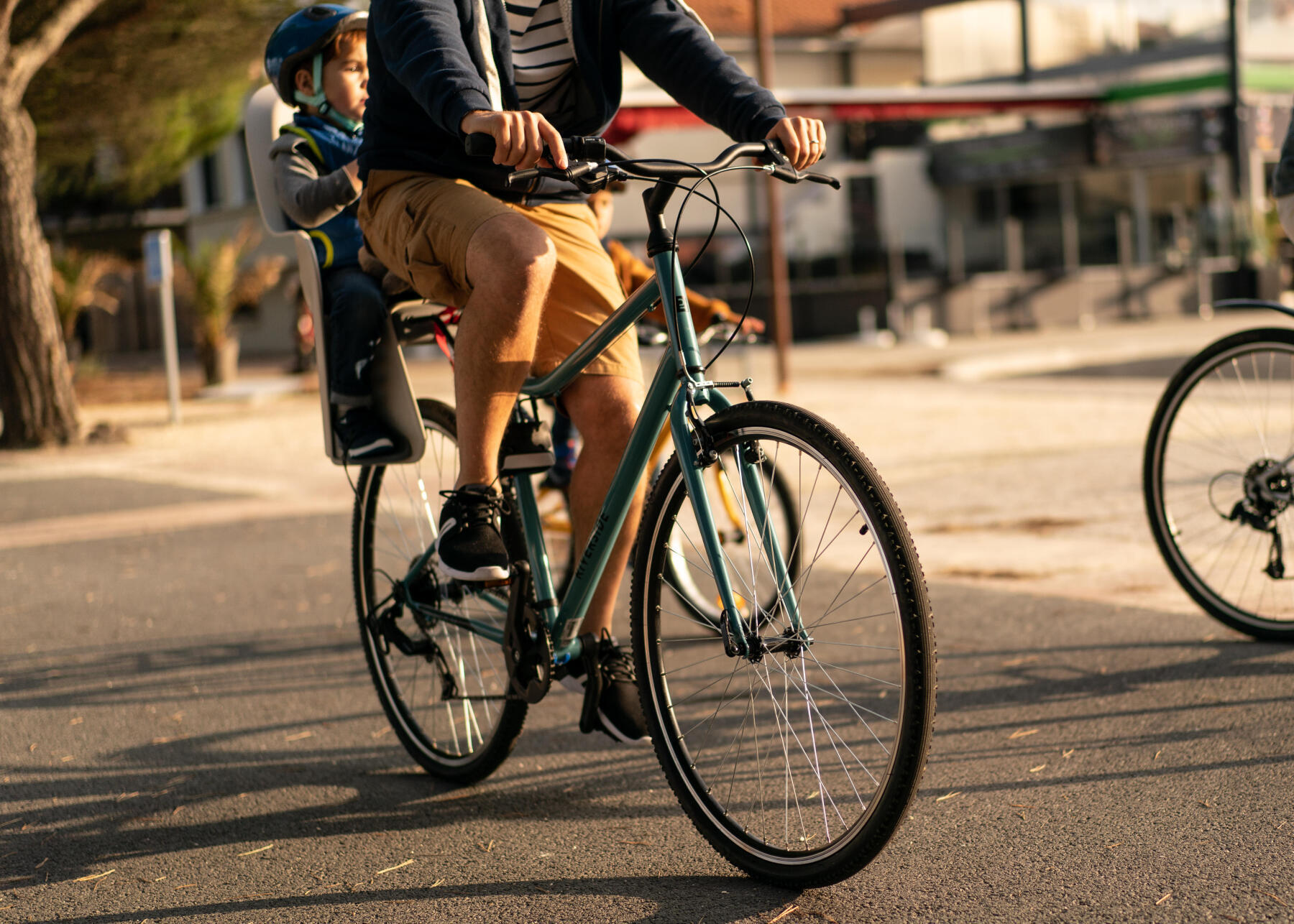 Velo de route en ville sale