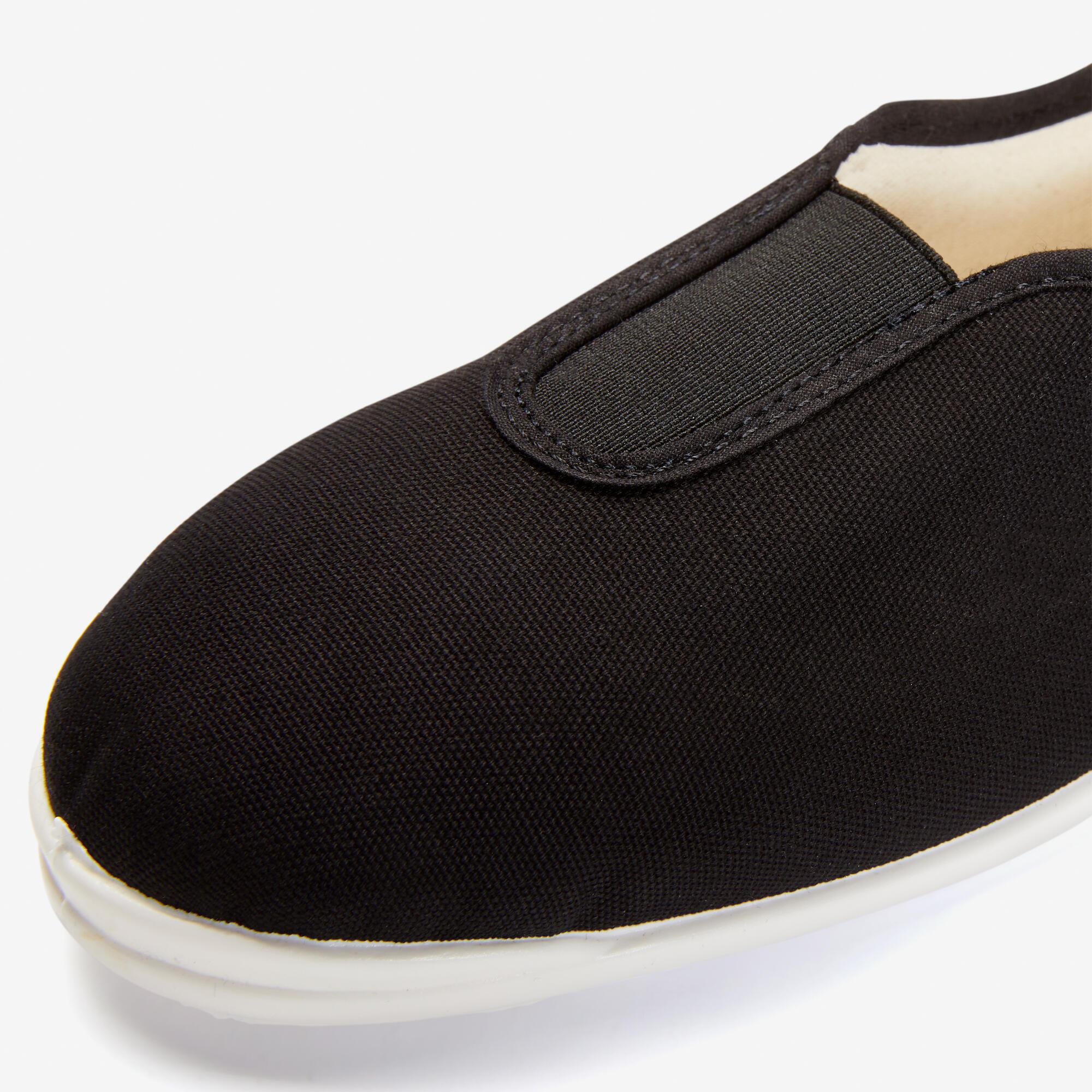 Adult gym slippers in black fabric