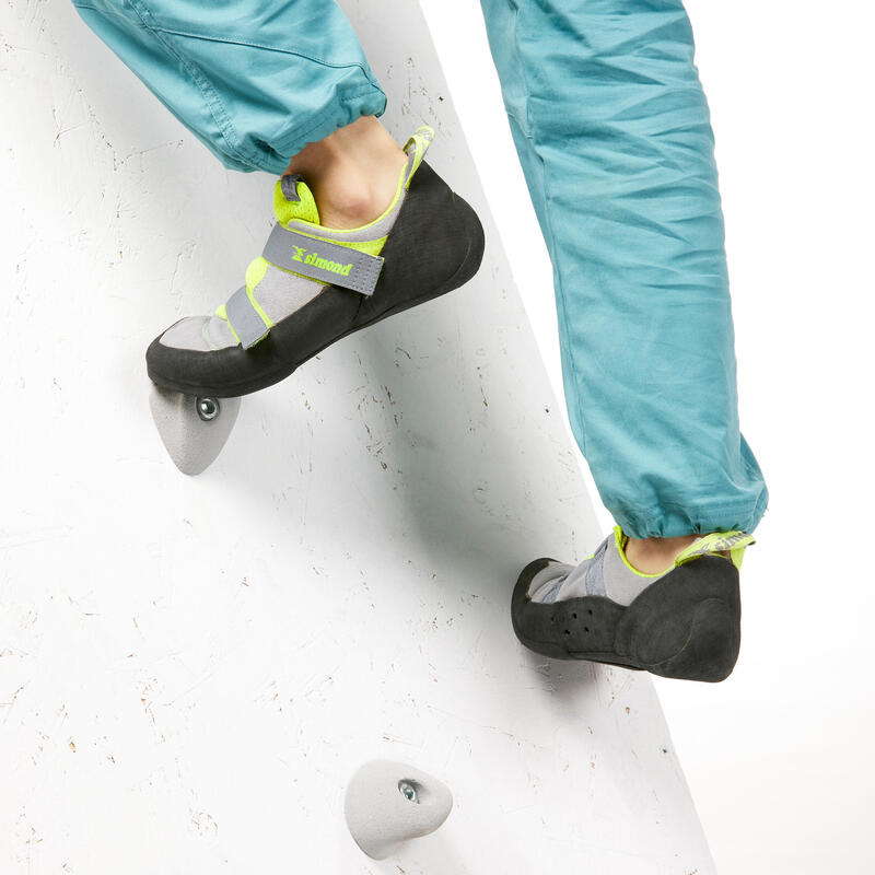 Comfortable rock climbing shoes, grey Decathlon