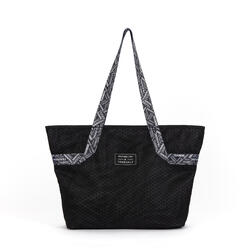 The sport tote: a must-have for your fitness kit. For the gym... or anywhere!