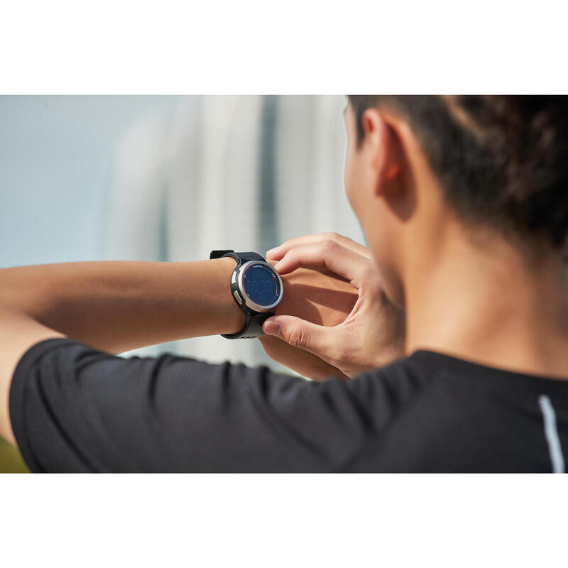 Reloj cronómetro de running W900 negro con pantalla reverse - Decathlon