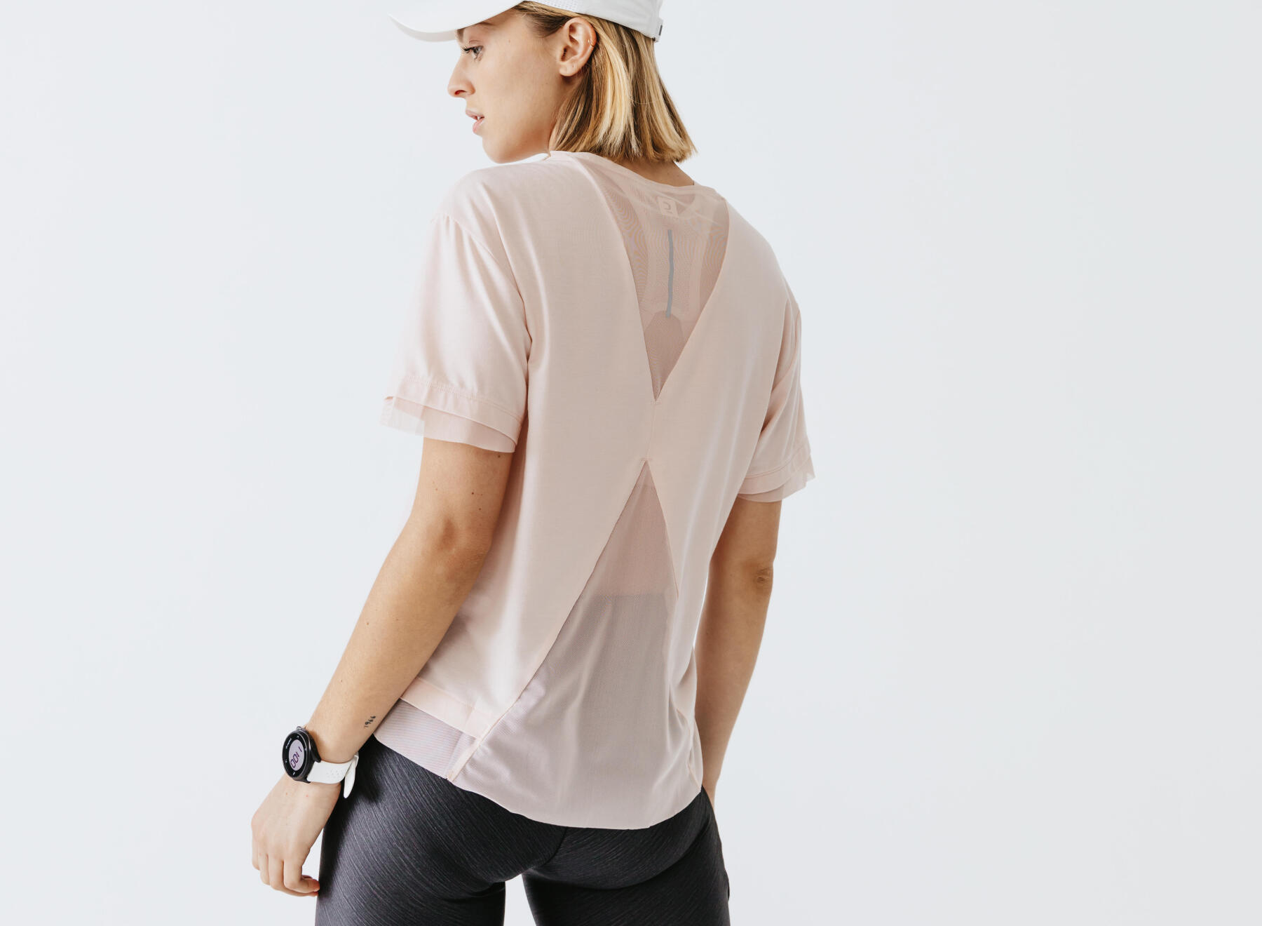 4 WOMEN’S WALKING ESSENTIALS YOU NEVER KNEW YOU NEEDED