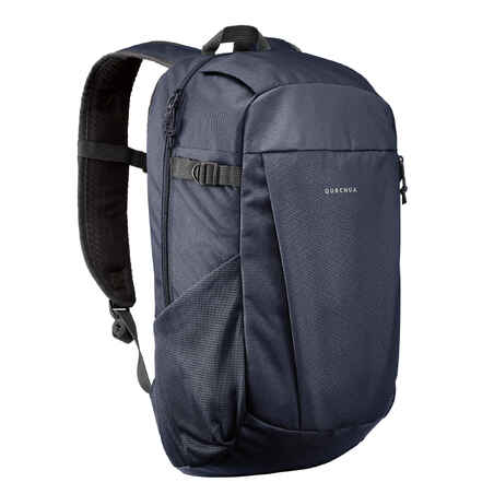 Mochila de montaña y trekking 20L Quechua NH100. Equipaje de mano.