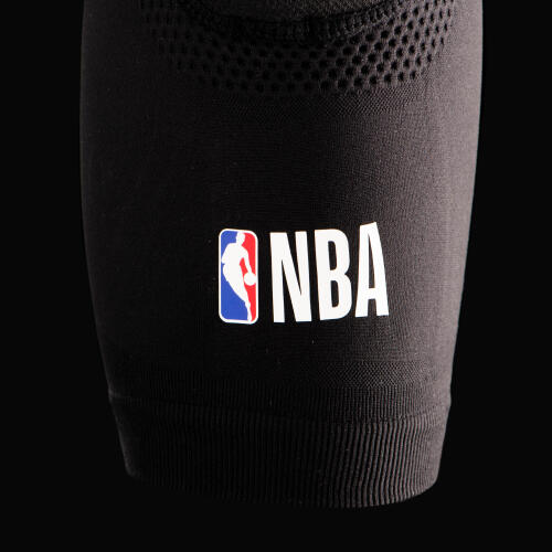 GENOUILLÈRE PROTECTION BASKETBALL POUR GARCON/FILLE KP500 NOIR NBA | DUALSHOCK