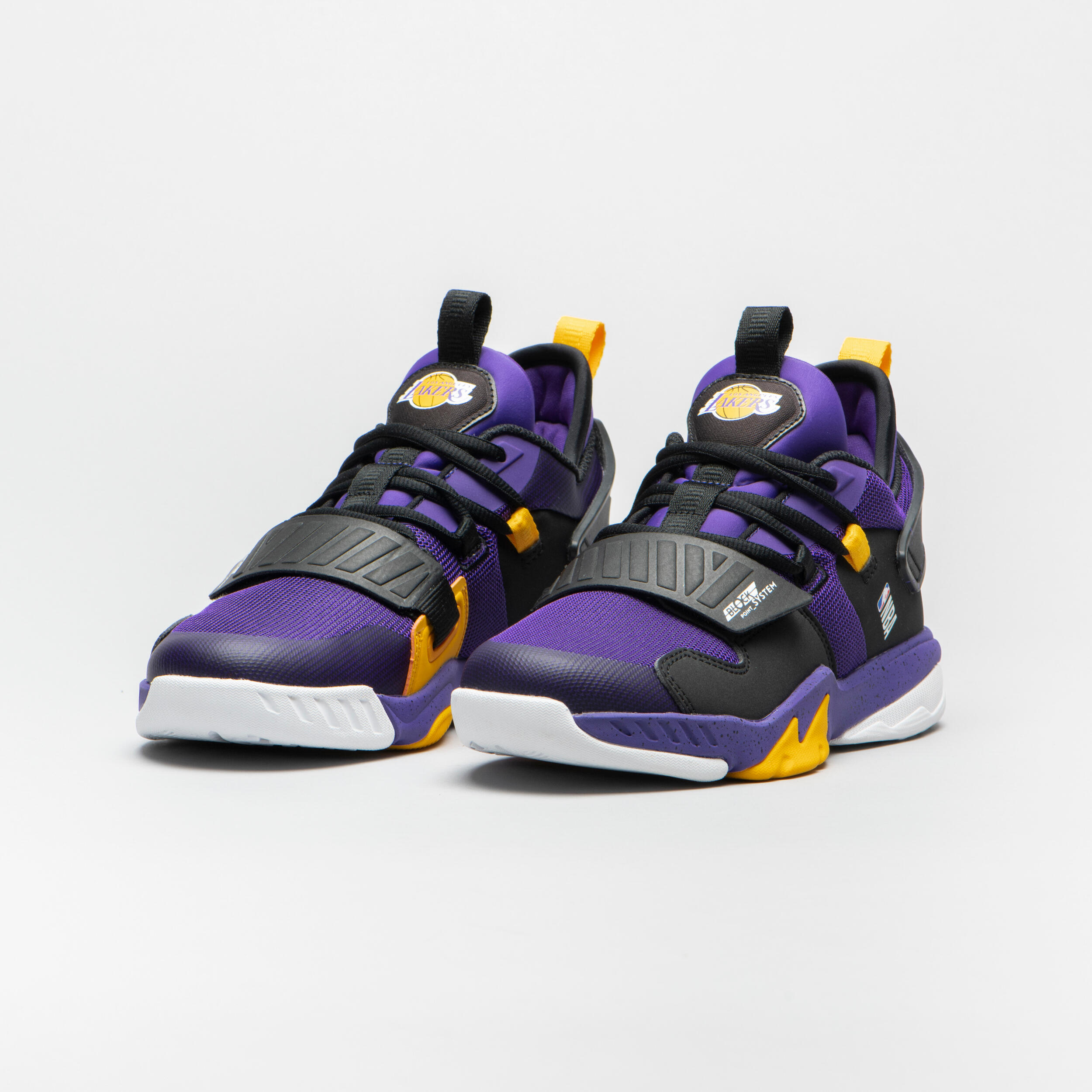 lakers shoes youth