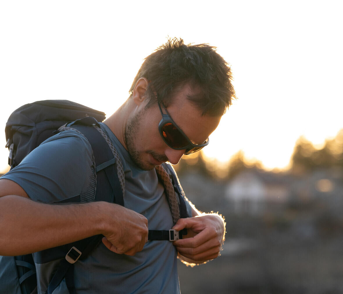 HOW TO CHOOSE YOUR HIKING SUNGLASSES?