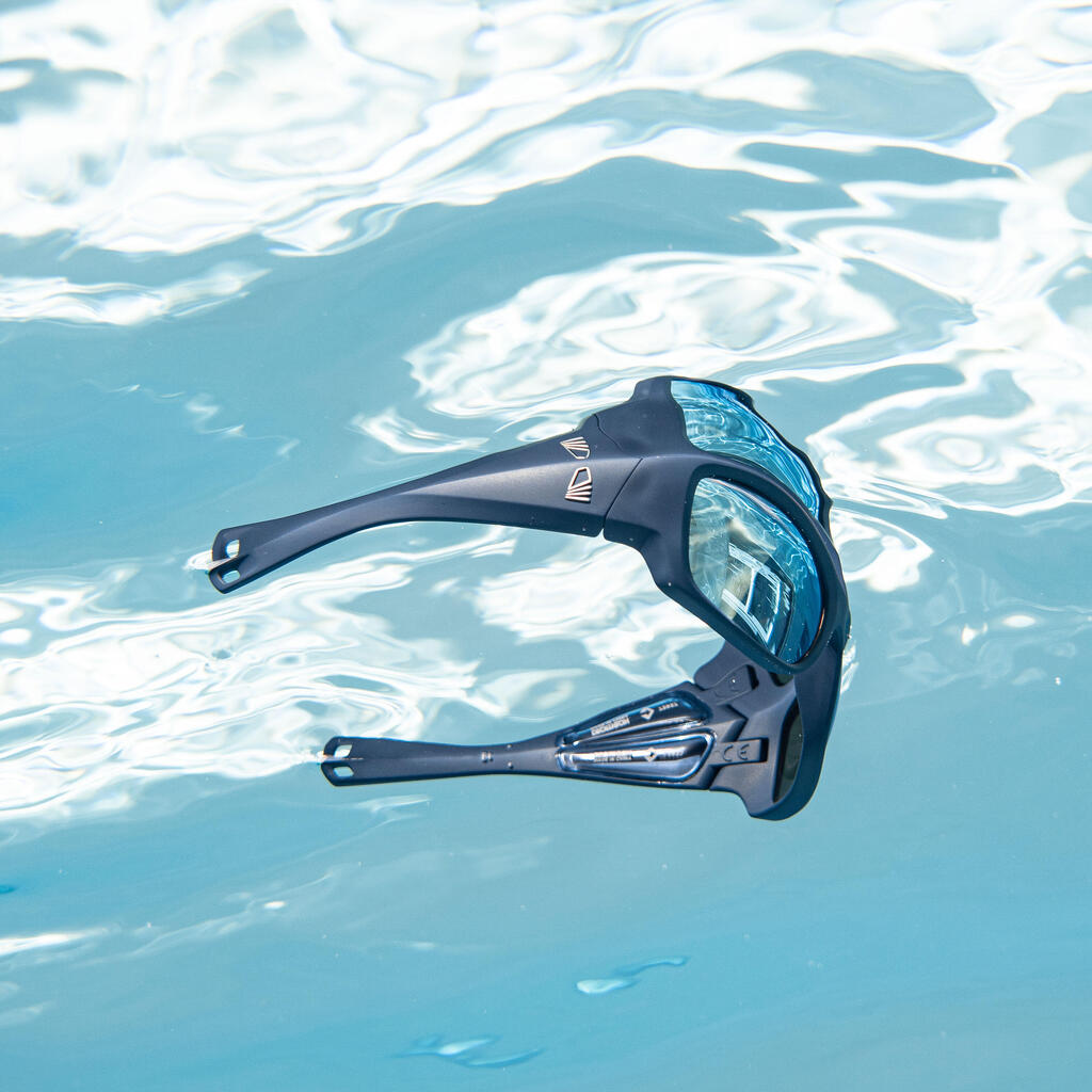 Bērnu peldošas, polarizētas burāšanas saulesbrilles “100”, tumši zilas