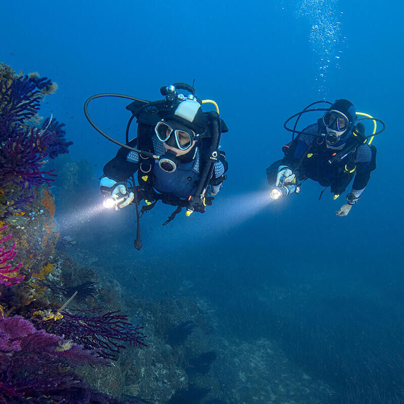 conseil caractéristiques plongée sous marine nuit subea