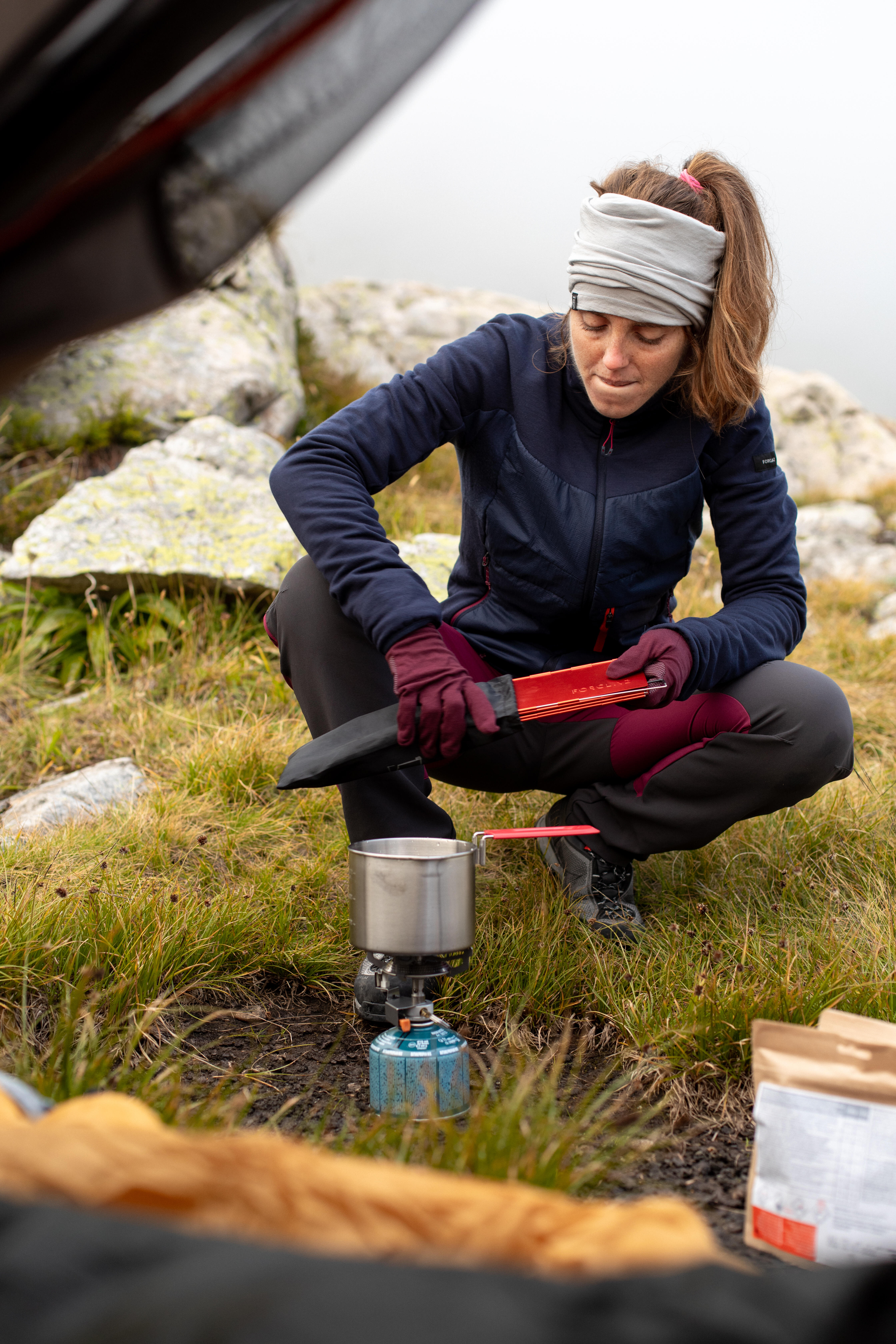 Sous-gants en laine mérinos de trekking montagne - MT500 gris - adulte pour  les clubs et collectivités