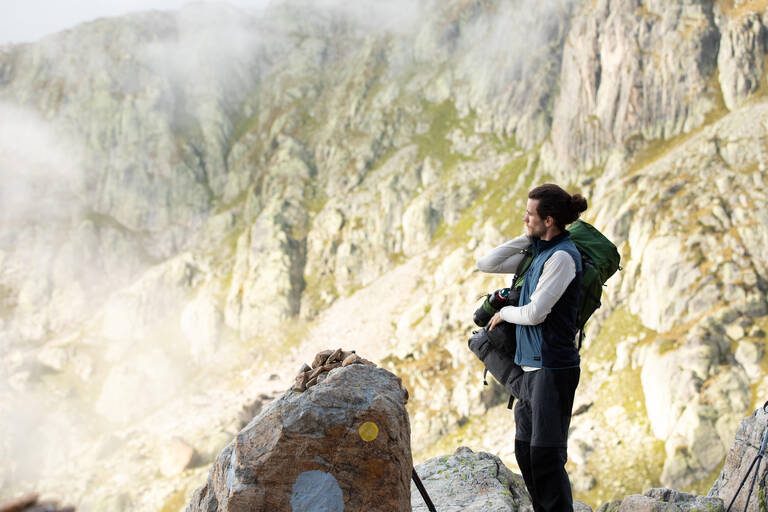 Jaket Angin Trekking Gunung Pria Tanpa Lengan Trek 500 Angin - biru