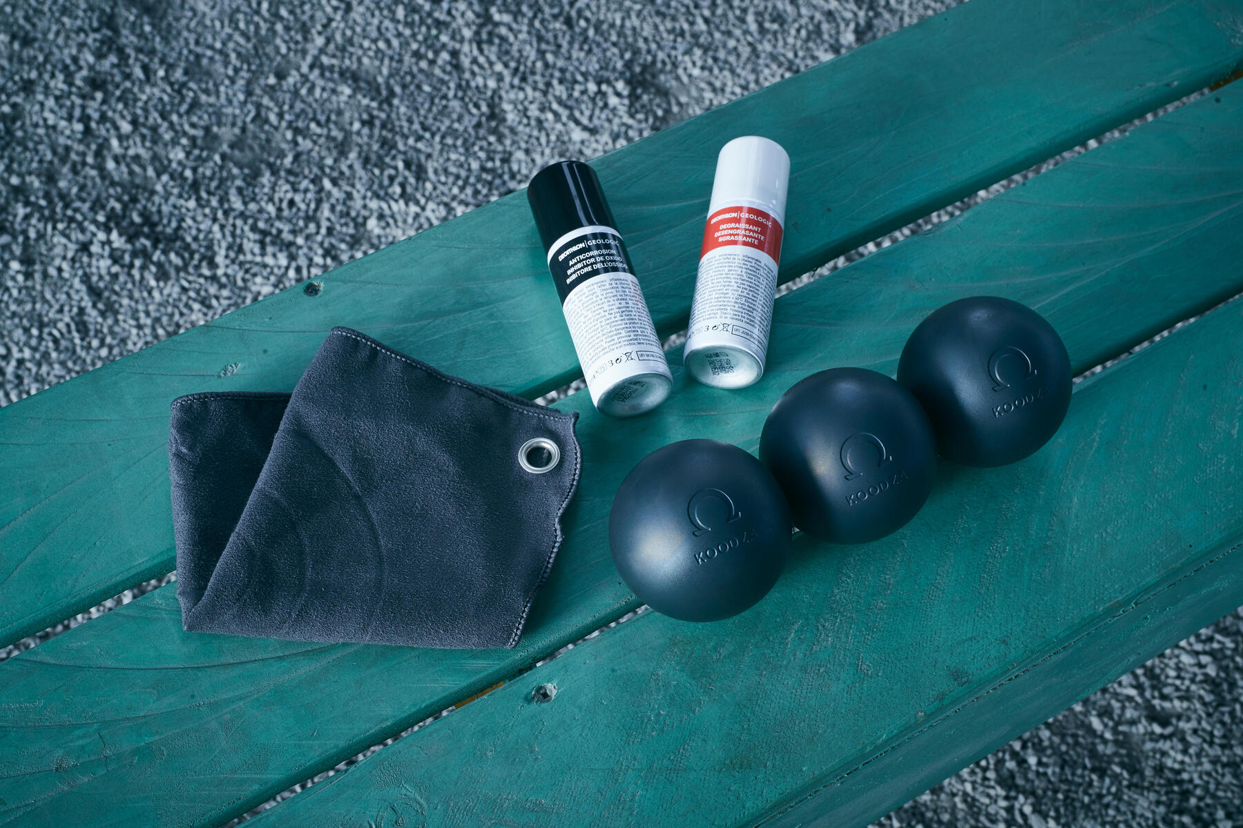 COMMENT ENTRETENIR DES BOULES DE PÉTANQUE ?
