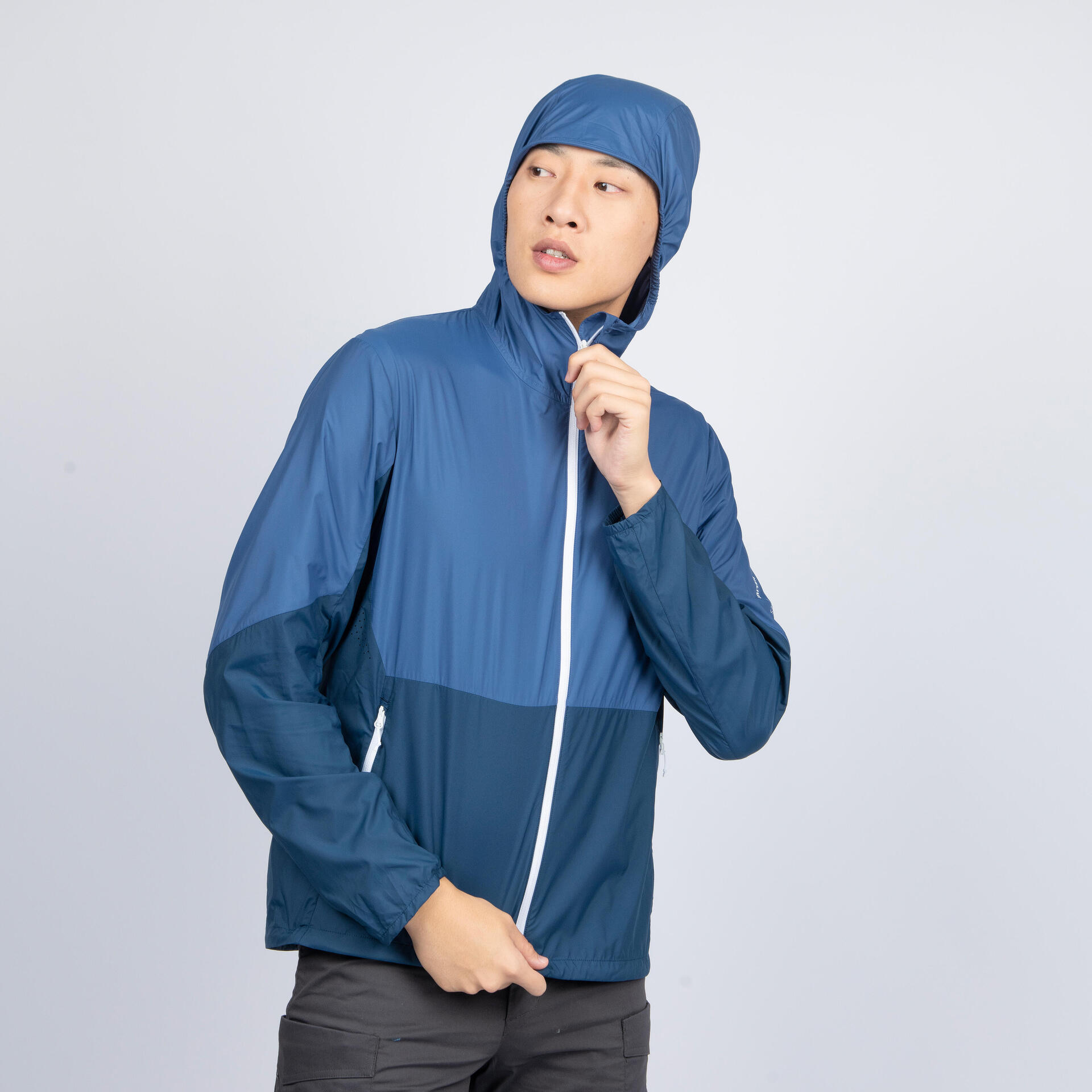 Windbreaker Jacket Quechua Helium Series Men Hiking Anti-UV Jacket