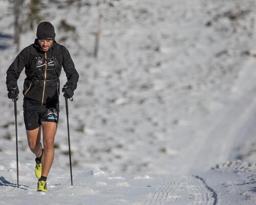 Como correr com bastões