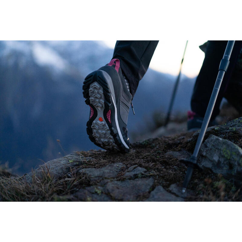 Zapatillas de montaña y trekking impermeables Mujer Quechua MH500 gris