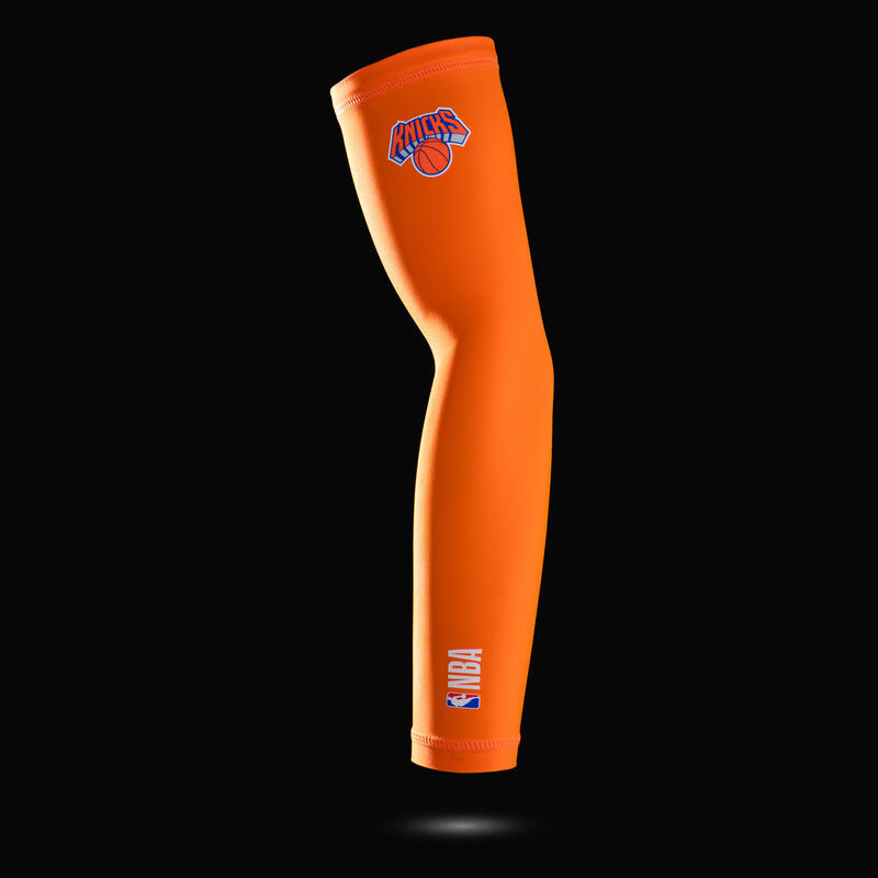 Shooting sleeve voor basketbal NBA New York Knicks E500 oranje