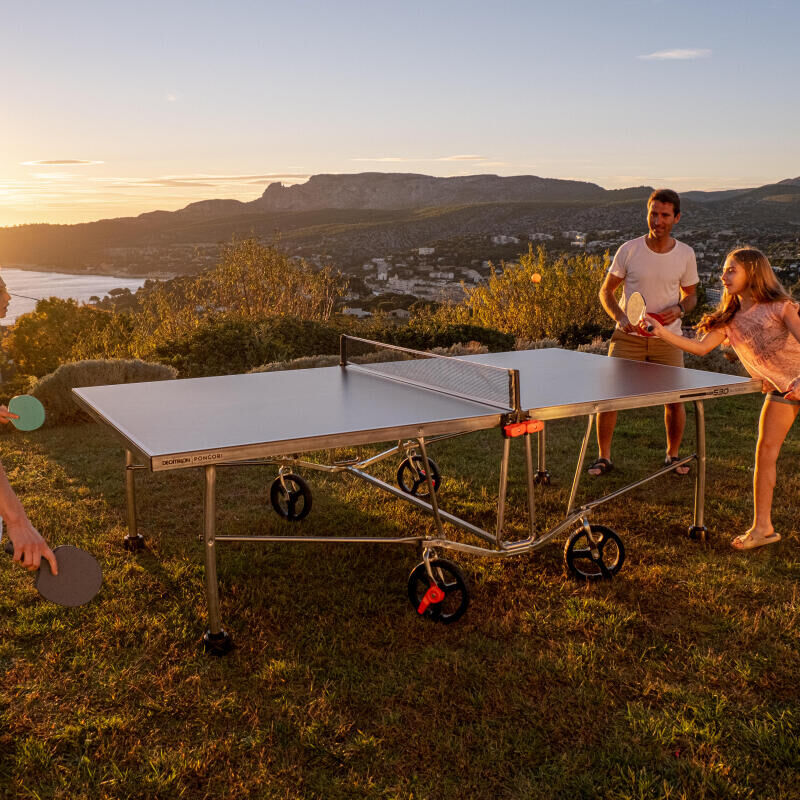Billard, tennis de table, badminton … les bienfaits des sports intergénérationnels