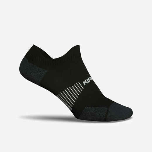 
      Ekologicky navrhnuté bežecké ponožky Run900 neviditeľné tenké čierne
  